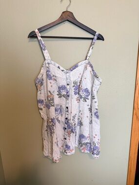 torrid Floral Button-Front Tank Top in Lavender and Cream